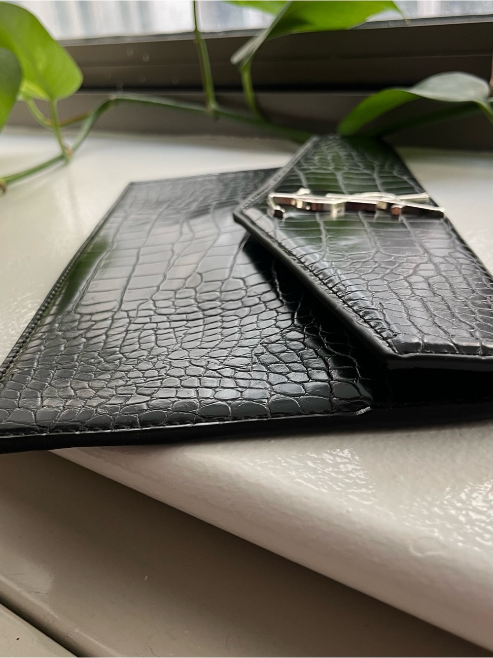Saint Laurent Black Croc-Embossed Uptown Clutch - Picture 5 of 7